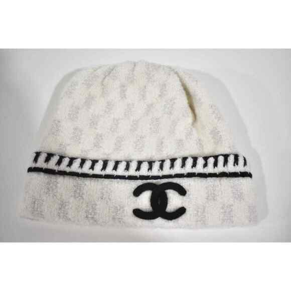 Chanel 22A Cashmere Wool Silk Black White CC Logo Beanie Winter Hat Cloche - Picture 1 of 11